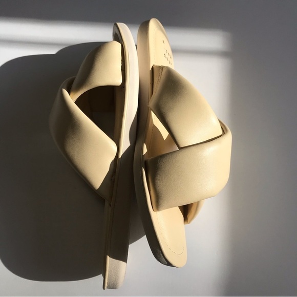 A New Day Daisy Crossband Slide Sandals Tan Cream Comfort Size 5.5 - Picture 11 of 17